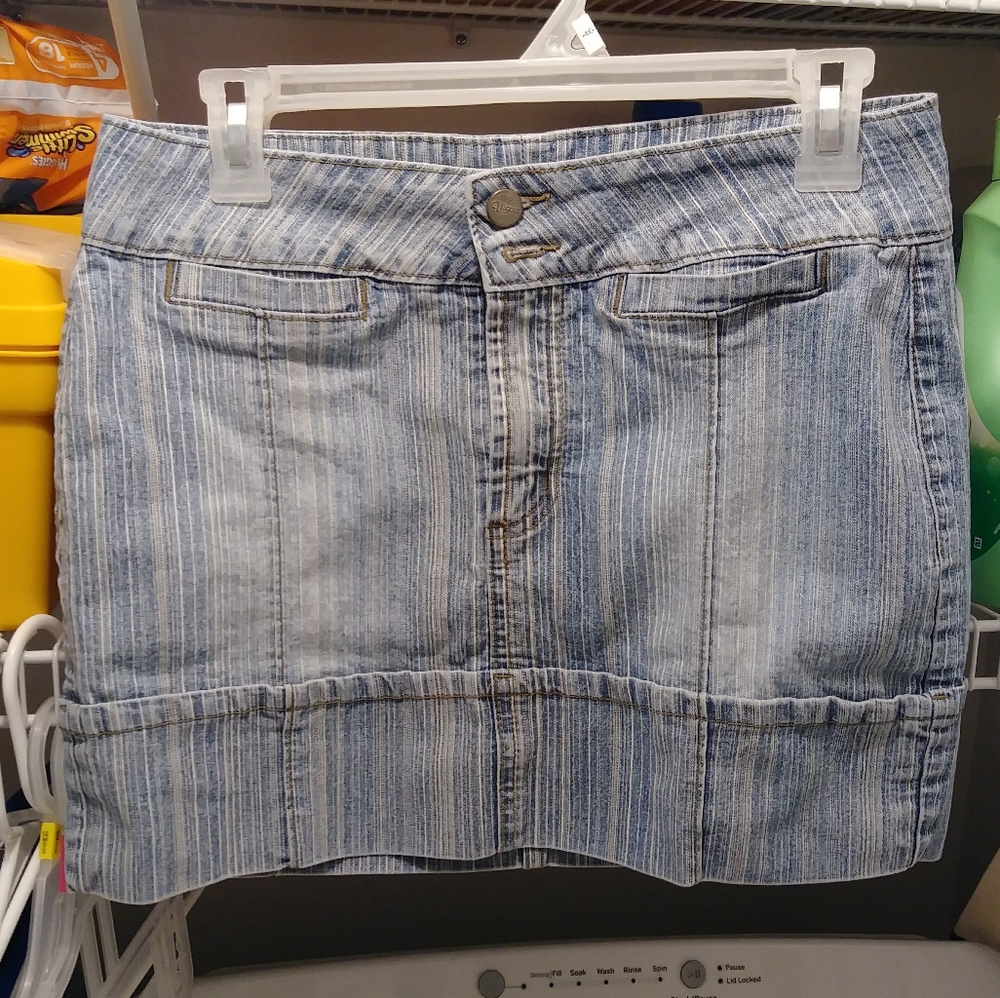 Vigoss Jeans Denim Mini Skirt (🔥🤑4/6🤑🔥)